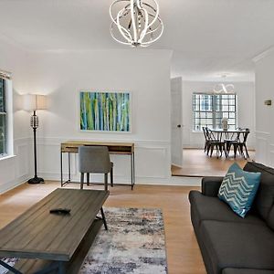 Holiday Three-Bedroom Home